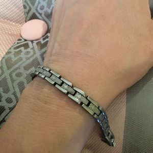 Titanium woman’s bracelet